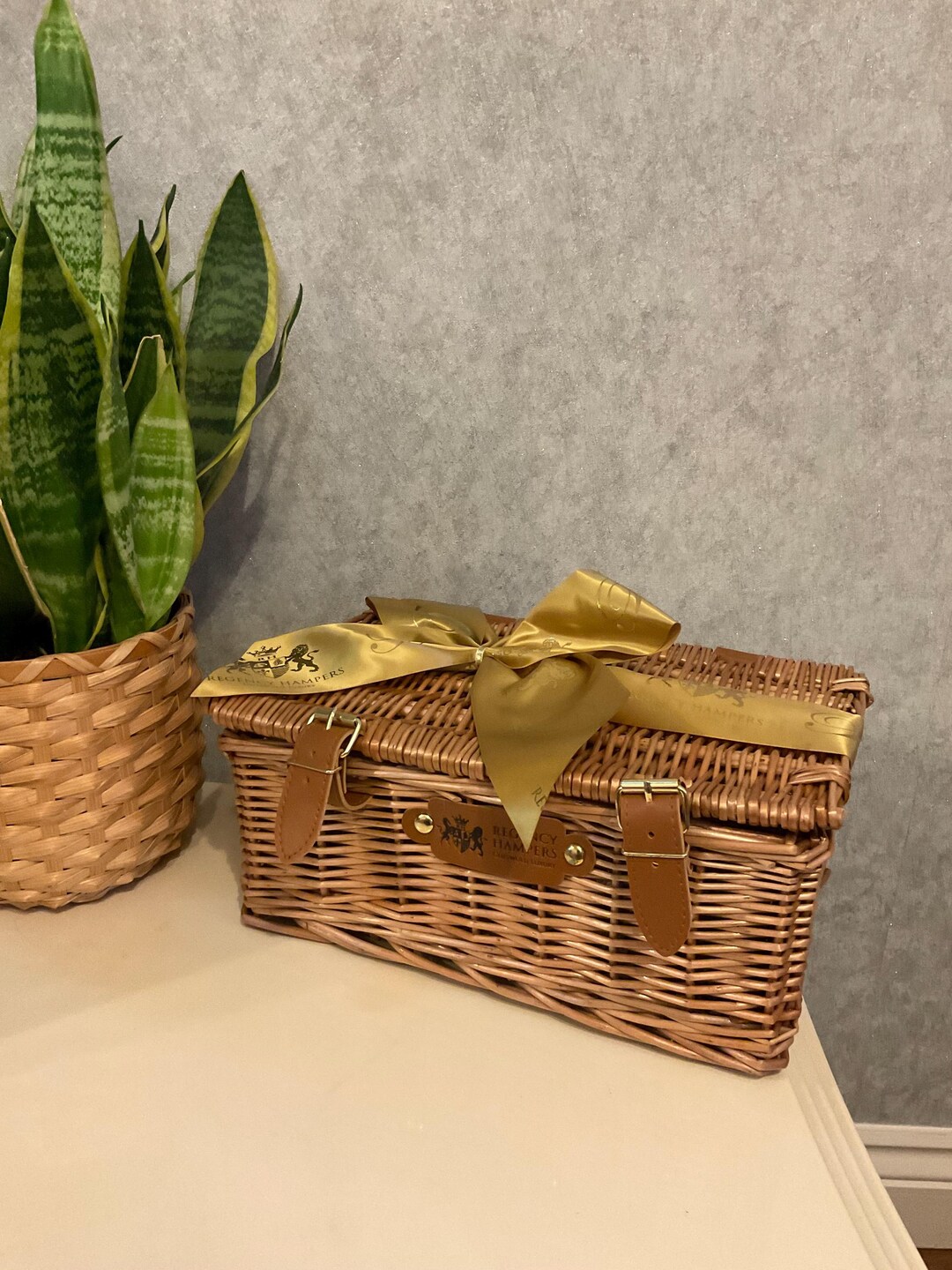 Regency Hampers Wicker Picnic Hamper Basket Cotswold Luxury Storage ...