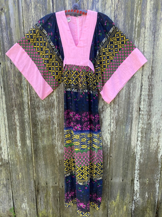 Vintage Kimono-style Dress with Tie Back
