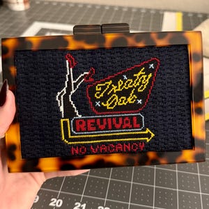Inserto para bolso Treaty Oak Revival - Patrón e instrucciones para bordado