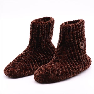 Brown knitted slippers socks/womens slippers/womens slipper boots/slipper boots/slippers/slippers for women/crochet wool slippers