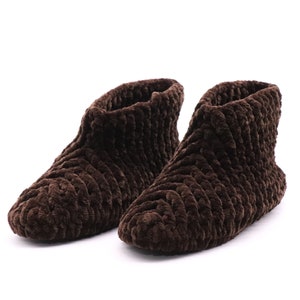 Brown knitted slippers socks/womens slippers/womens slipper boots/slippers/slipper boots/slippers for women/crochet wool slippers