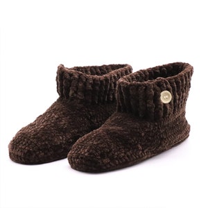 Brown knitted slippers socks/womens slippers/womens slipper boots/slipper boots/slippers/slippers for women/crochet wool slippers