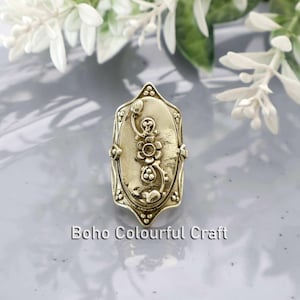 Brass Floral Poison Box Ring – Long Vintage Hidden Compartment Locket Ring – Boho Gothic Secret Stash Jewelry for Men & Women