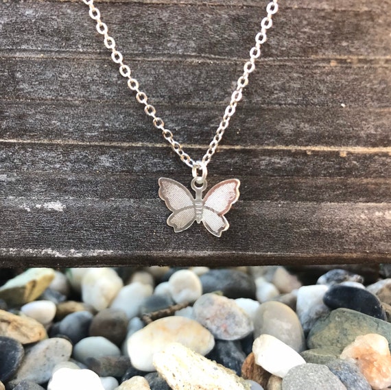 Brandy melville 2024 butterfly necklace