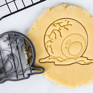 出血するハロウィーンの目クッキーカッター - ベーキングと陶芸用の不気味な PLA クラフトツール