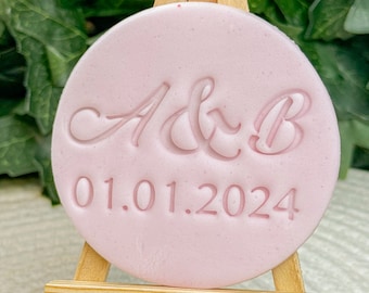 Initialen en datum Fondant Embosser Aangepaste brieven Stempel Gepersonaliseerd schrijven Pers - Koekjesvormer Bakdecoraties