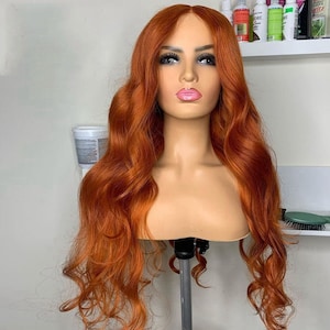 女性用オレンジカラー レースフロントウィッグ ブラジル産レミー人毛ウィッグ ベビーヘア付き 事前抜毛 ボディウェーブ レースフロント人毛ウィッグ