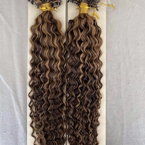 100 ストランド/パック ハイライト ブロンド ブラウン カーリー マイクロループ ヘアエクステンション 女性用 人毛 ブラジル レミー ヘアエクステンション マイクロリンク
