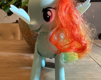 My little pony Rainbow Dash toy in used vintage condition by Hasbro 50641A