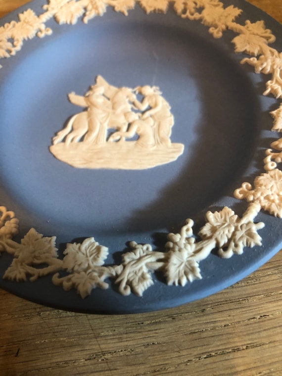 ウェッジウッドの伝統的な青と白の小物皿 - Etsy 日本