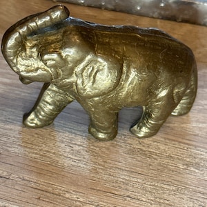 Solid brass small elephant 289 grams