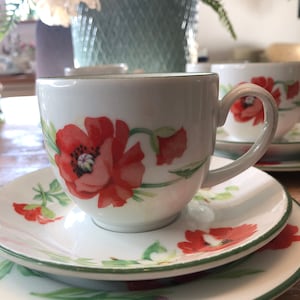 Poppies design Royal Worcester vintage porcellana osso fine made in England