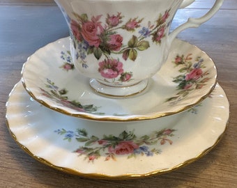 Royal Albert trio 1950s vintage collectible trio