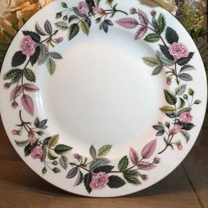 Wedgewood Vintage Sammelteller Hathaway Rose Speiseteller aus feinem Knochen China
