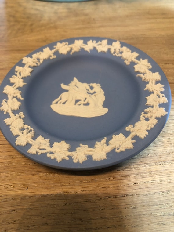 ウェッジウッドの伝統的な青と白の小物皿 - Etsy 日本