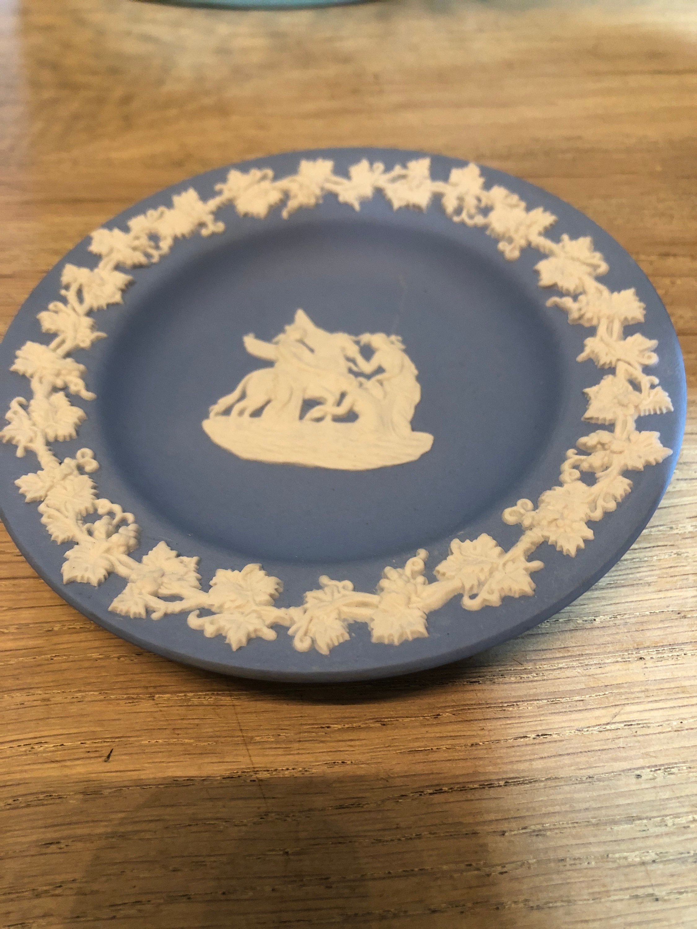 ウェッジウッドの伝統的な青と白の小物皿 - Etsy 日本
