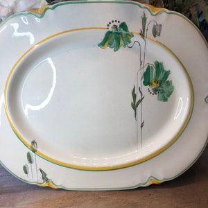 Paire d&#39;assiettes à sandwich Crémone Art Déco en porcelaine fine fabriquées par Woods Ivoire