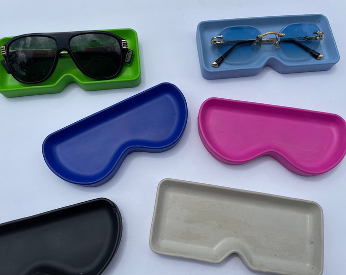 Eyeglasses Holder Made of Concrete