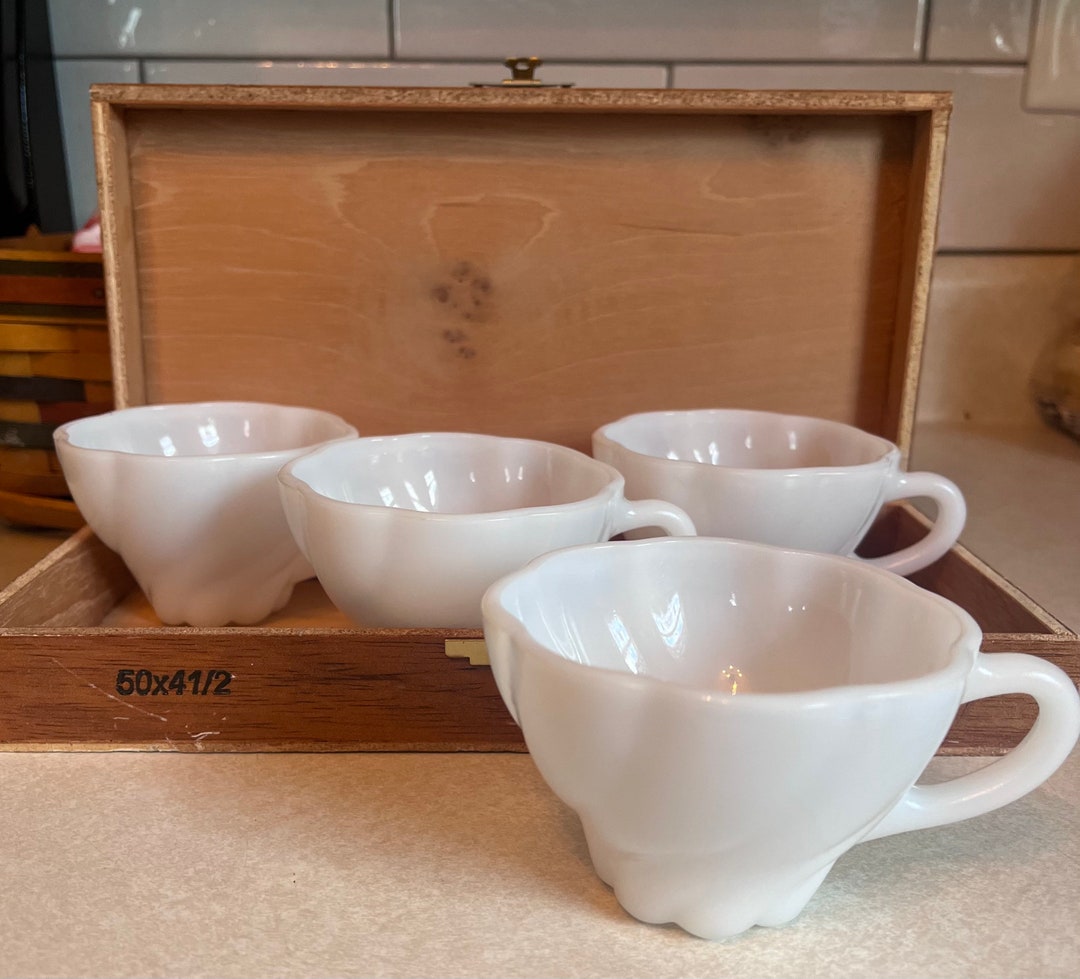 4 Vintage Milk Glass Tea Cups Etsy