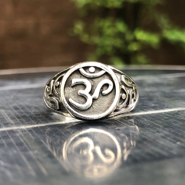 Handcrafted 925 Sterling Silver Om/Ohm Buddhism & Hinduism Yoga Unisex Ring