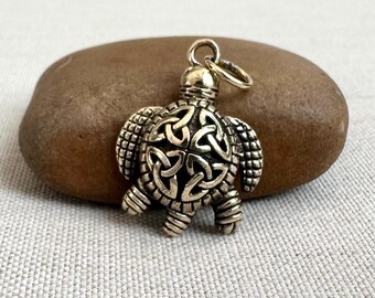 Handcrafted Brass Turtle Celtic Knot Design Tortoise Snapper Pendant/Necklace Jewelry Accessories Gift VINTZ