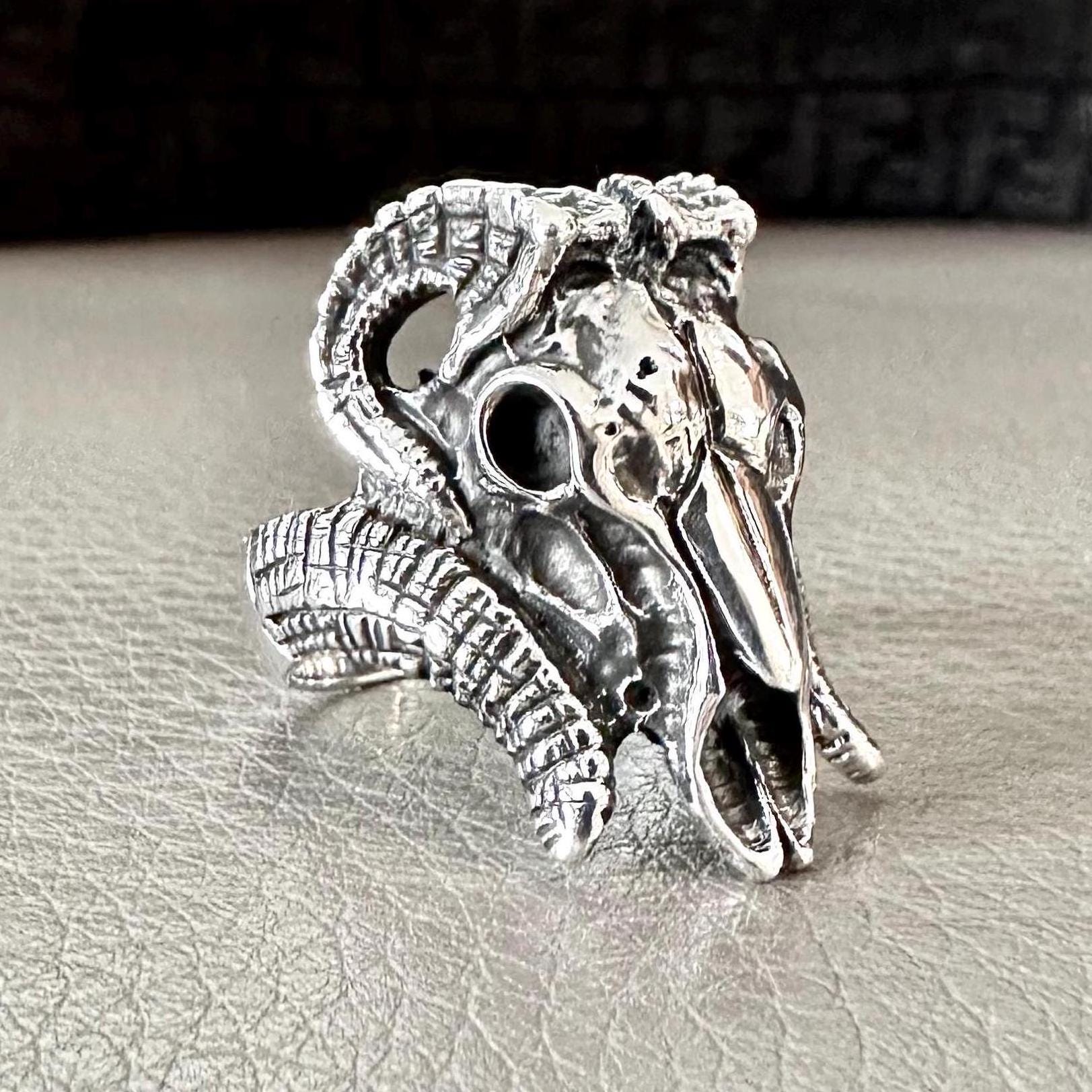 手作り925スターリングシルバーブルリングゴシックブルスカルヘビー