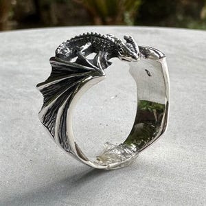 Anillo de dragón, lagarto y dragón volador, hecho a mano en plata de ley 925. Anillo de reptil, accesorio de joyería de plata, regalo de VINTZ.