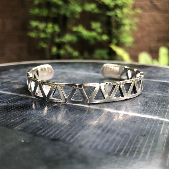 Navajo Triangle Bangle Sterling T 美品 Delayne Reeves Sterling Silver Navajo Triangle Bracelet