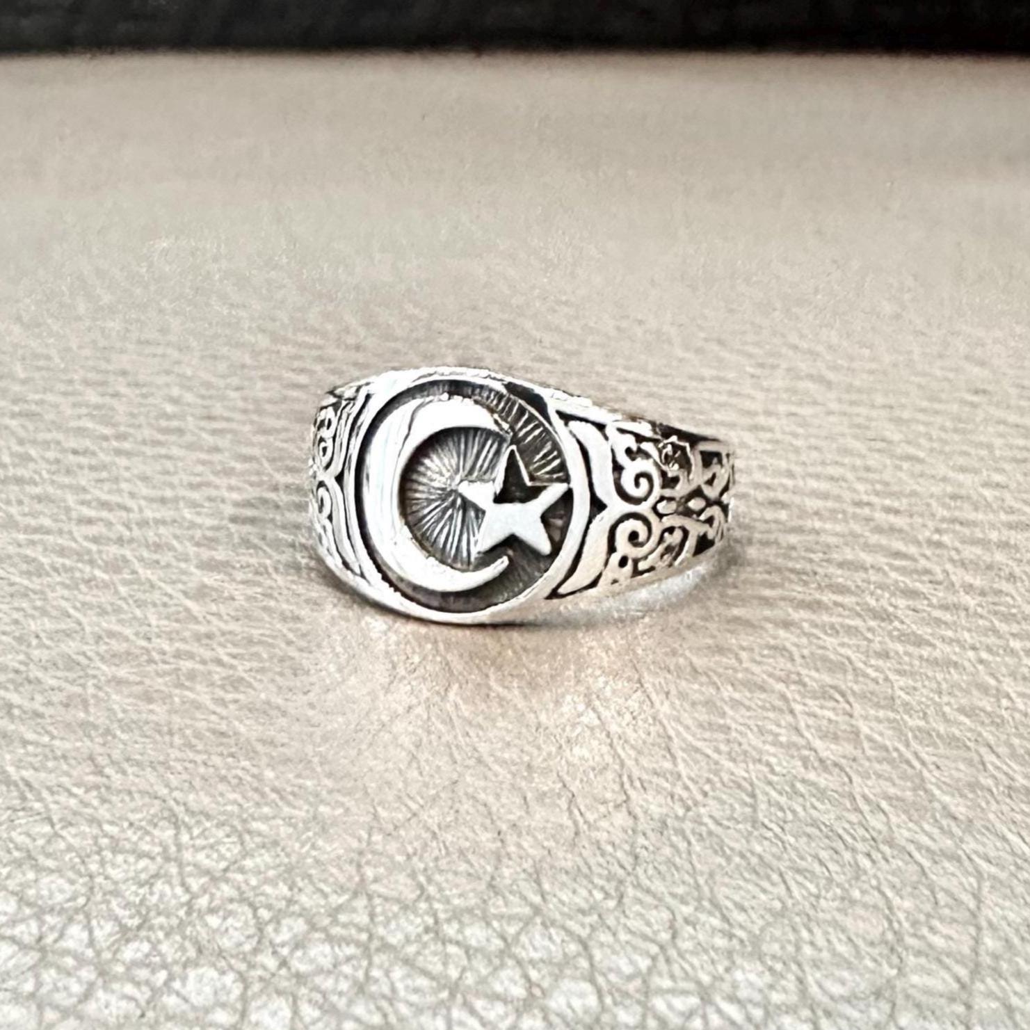 Handcrafted 925 Sterling Silver Small Star & Crescent Moon Ring