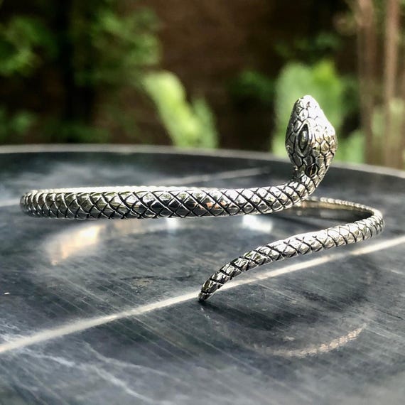 アクセサリー gunda Snake Silver Bracelet 61A19I4JFuL._SY300_QL30_.jpg