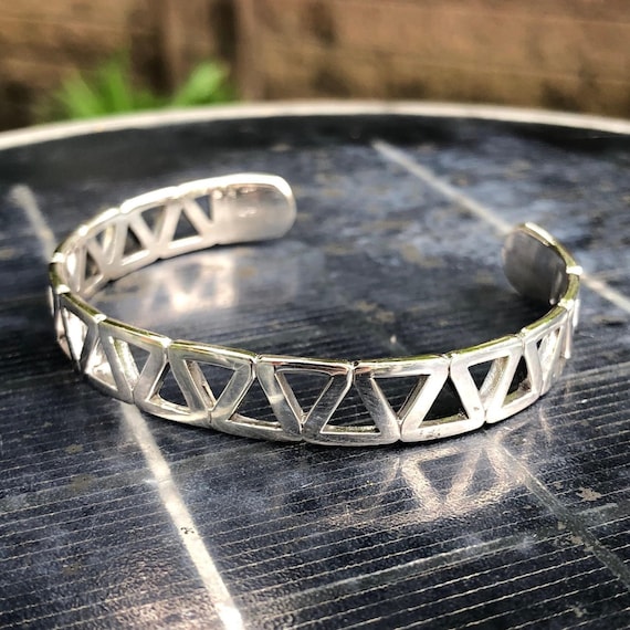 Handcrafted 925 Sterling Silver Infinity Triangle Pattern