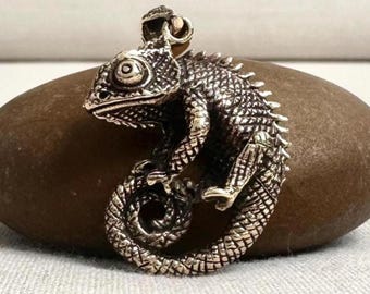Handcrafted Brass | Chameleon Pendant | Lizard Reptile Necklace | Animal Fashion Jewelry | Accessory Gift | VINTZ