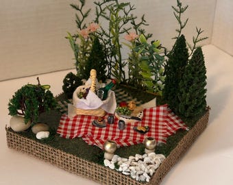 Miniature: Stine Original Picnic in the Park Miniature Brand New Assembled