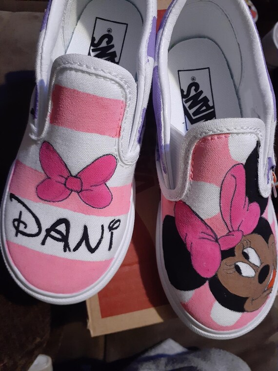 minnie mouse slip on vans