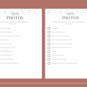 K&ouml;nnte beinhalten: Eine druckbare Checkliste mit einer Liste von Foto-Herausforderungen. Die Liste tr&auml;gt den Titel "D&eacute;fis Photos" und enth&auml;lt Herausforderungen wie das Fotografieren eines Selfies mit einer Person in Uniform, einer Gruppe von drei Fremden, einer Person, die gr&ouml;&szlig;er als 1,90 Meter ist, einem verheirateten Paar, einer Person namens Julien, einem M&auml;dchen in einem wei&szlig;en Kleid, einem M&auml;dchen namens Lea, einem Mann mit Bart und einer Person, die eine M&uuml;tze tr&auml;gt.