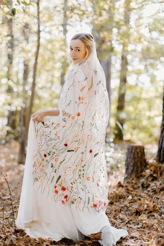 1pc Women Flower Embroidery Elegant Bridal Trailing Veil For