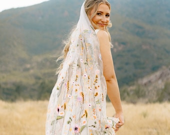 ORANGE WILDFLOWER: bridal veil, summer fall wedding, floral embroidery wedding veil, wedding inspo, orange wedding, wedding trends, spring