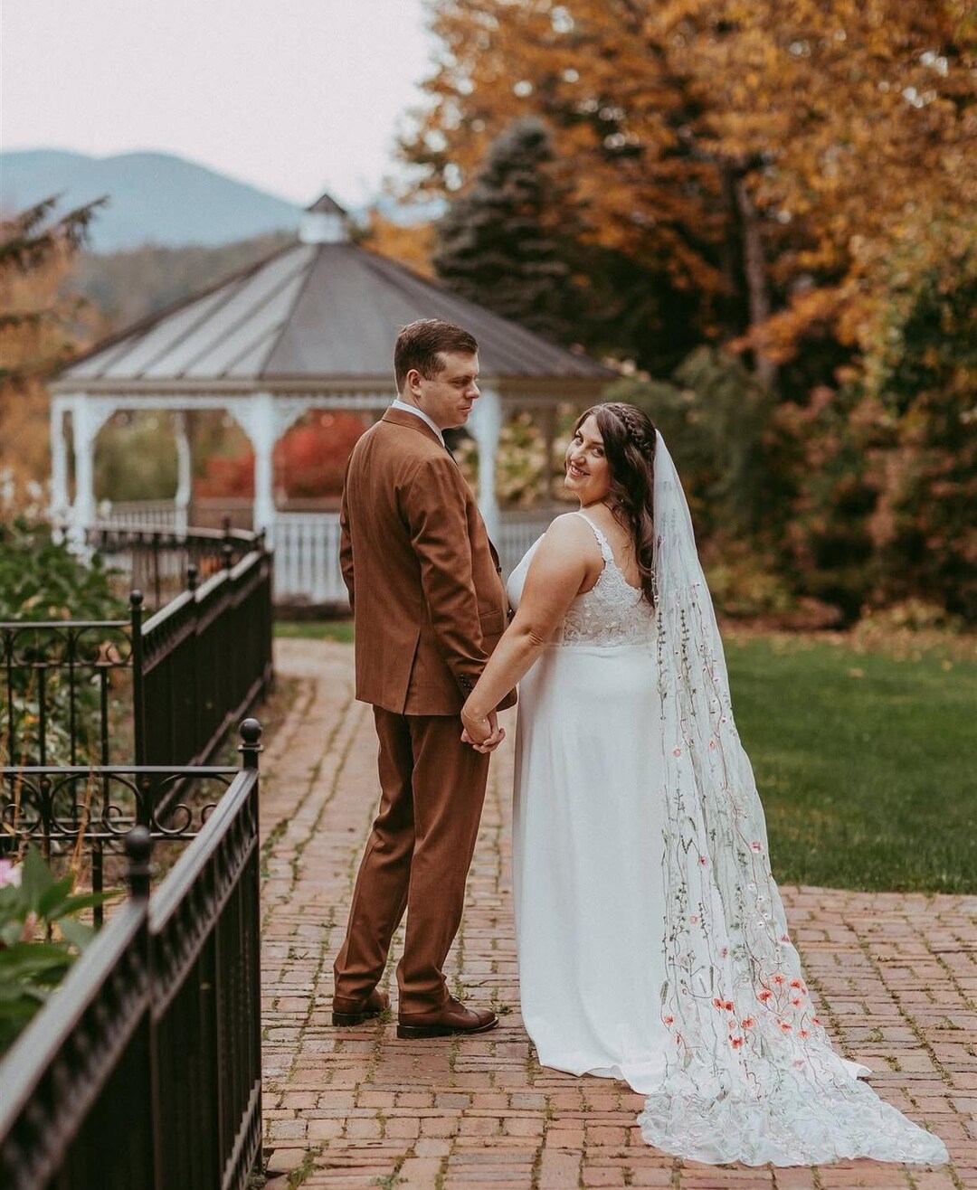 MUTED WILDFLOWER: Bridal Veil, Embroidered Flower Veil, Floral Veil, Bridal  Veil With Flowers, Unique Wedding Veil, Boho Bridal Veil - Etsy, image size:1080x1316