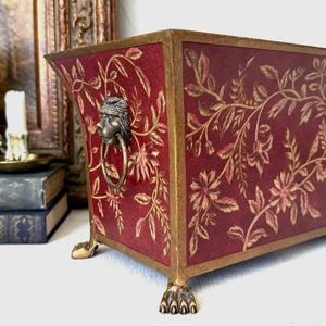 Beautiful Large Vintage Red & Gold Decorative Leaf and Floral Design Style Tole Ware Planter w/ Claw Feet and Lion Head Handles