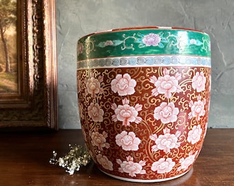 Beautiful Vintage Japanese porcelain Imari hibachi Red and Green Floral Planter