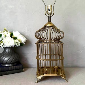 Beautiful Vintage Tall Brass Pagoda Bird Cage Table Lamp w/ Double Perches and Bottom Feeder Bowls
