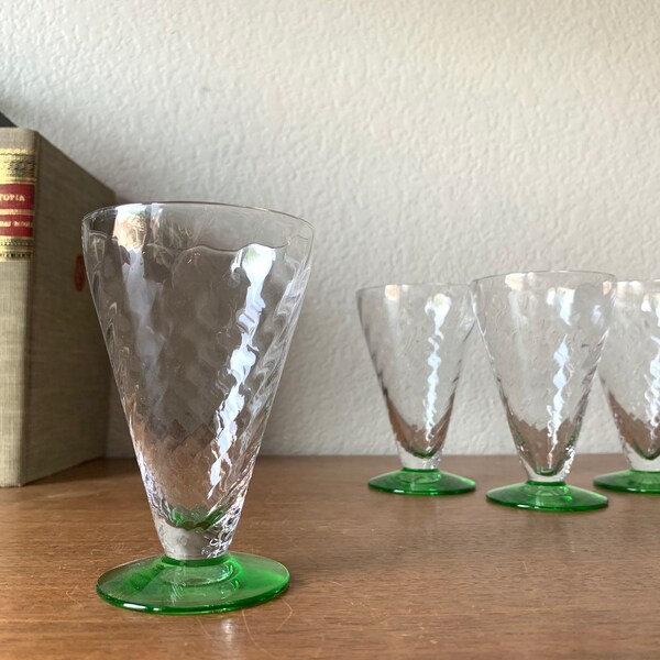 Beautiful Vintage Set of 4 Optic Uranium Champagne Glasses - Cocktail Glasses - Vintage Glasses -