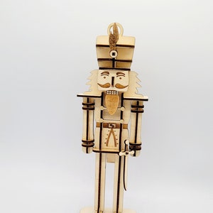 ORNAMENTO 3D NUTCRACKER, design de mesa, pronto para Glowforge, download instantâneo