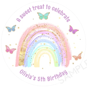 Modello di etichetta per festa di compleanno con arcobaleno e farfalla, etichetta rotonda modificabile da 2 pollici per compleanno, adesivi per bomboniere da scaricare immediatamente