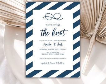 Op de afbeelding: Een wit-blauwe gestreepte uitnodiging met een nautisch touwknotontwerp. De tekst luidt "They're tying the knot" en bevat de namen Amelia & Josh, de datum en tijd van de gebeurtenis, de locatie en RSVP-informatie.