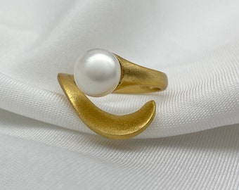 Abstract Dainty Pearl Ring, 18K Gold Plated Solid Sterling Silver Ring, Modern Pearl Ring, Minimalist Pearl Ring