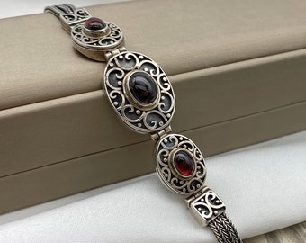 Garnet Sterling Silver Bracelet, Vintage Bracelet with Garnets in 925 Silver, Boho Vintage Bracelet sterling silver 925, Genuine Garnet