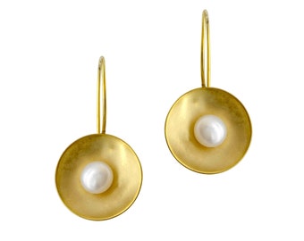 Pearl disc earrings- pearl drop earrings- real pearl earrings- gold filled disc earrings- dangle pearl earrings-dangle pearl earrings gold