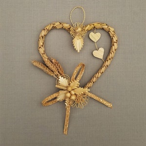 Wheat wedding gift. Wedding gift. Woven wheat heart. Customizable.
