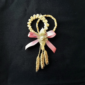 Braided wheat lucky charm. Woven wheat love knot. 3rd wedding anniversary gift. Wheat wedding. Customizable.
